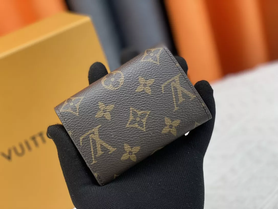 SportInspired 8227 Louis Vuitton LV Card Case - Image 3