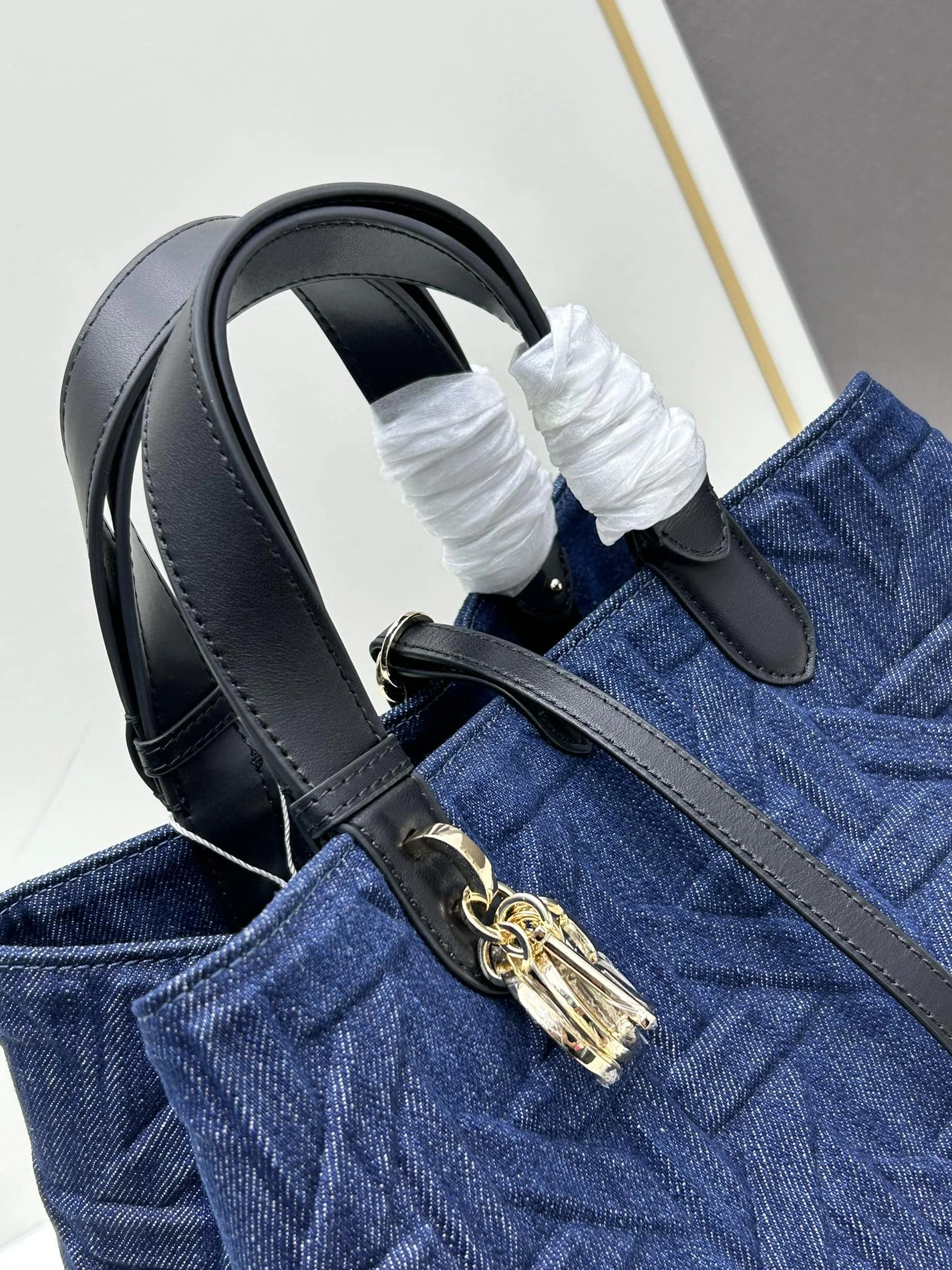 StreetReady 8475 Christian Dior AAA Quality Handbags For Women - Image 4