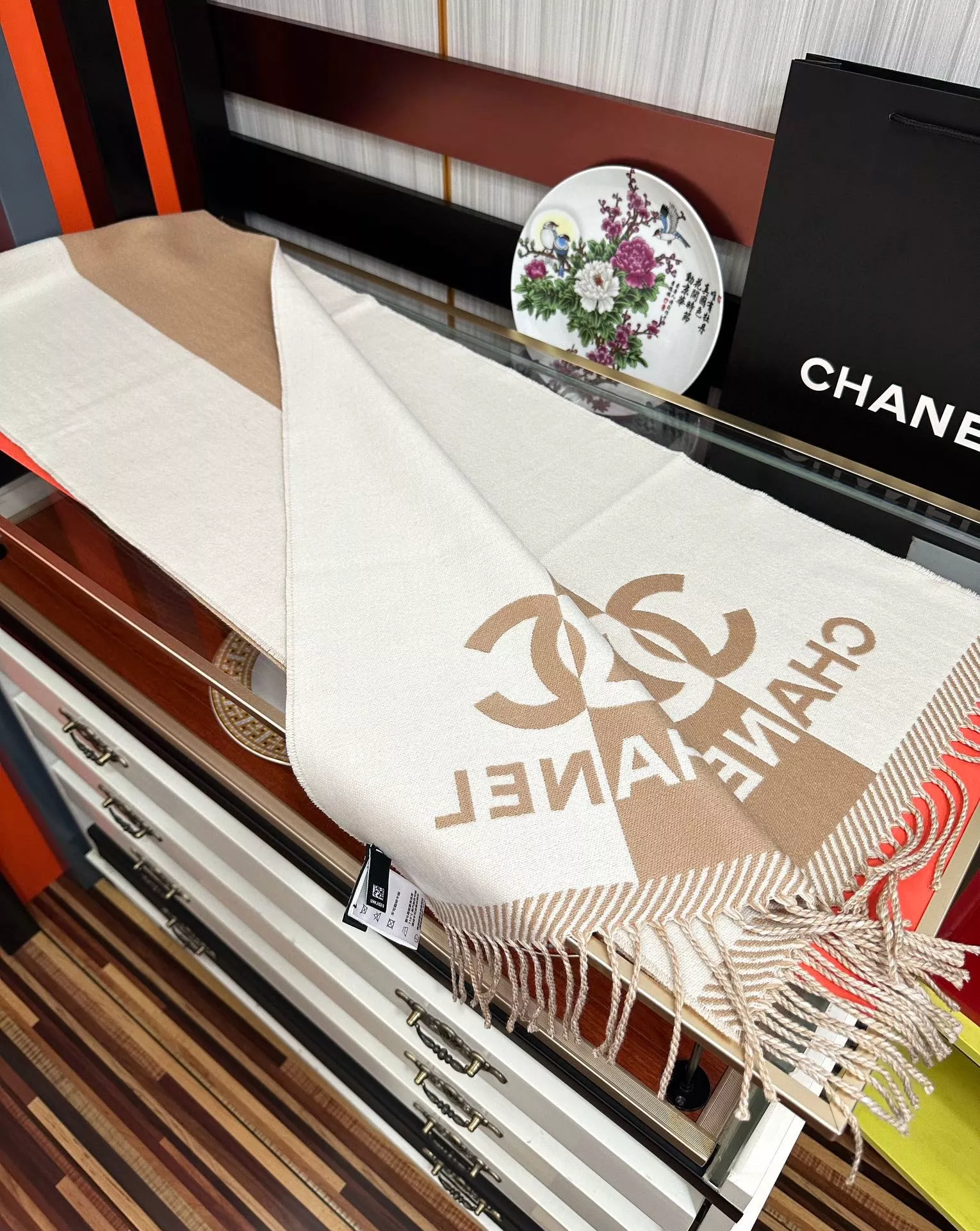 Stylish 1589 Chanel Scarves For Women - Image 5