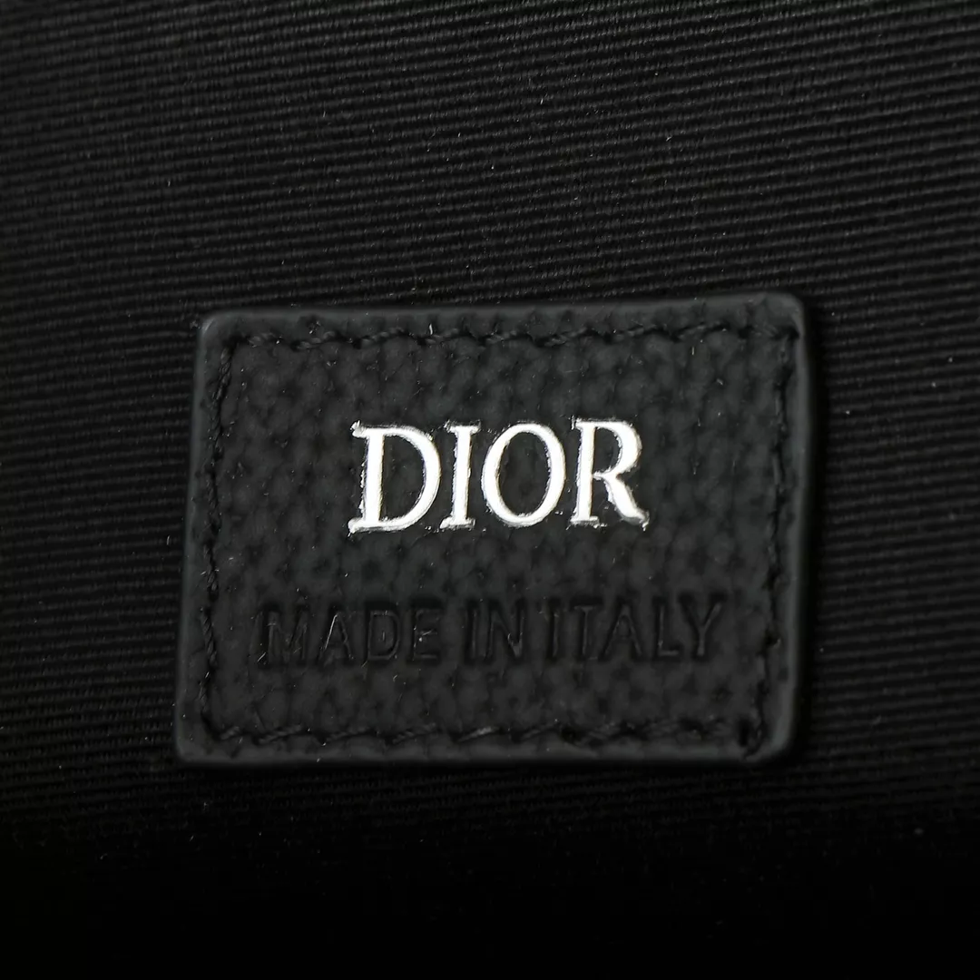 Timeless 9778 Christian Dior AAA Man Handbags - Image 7