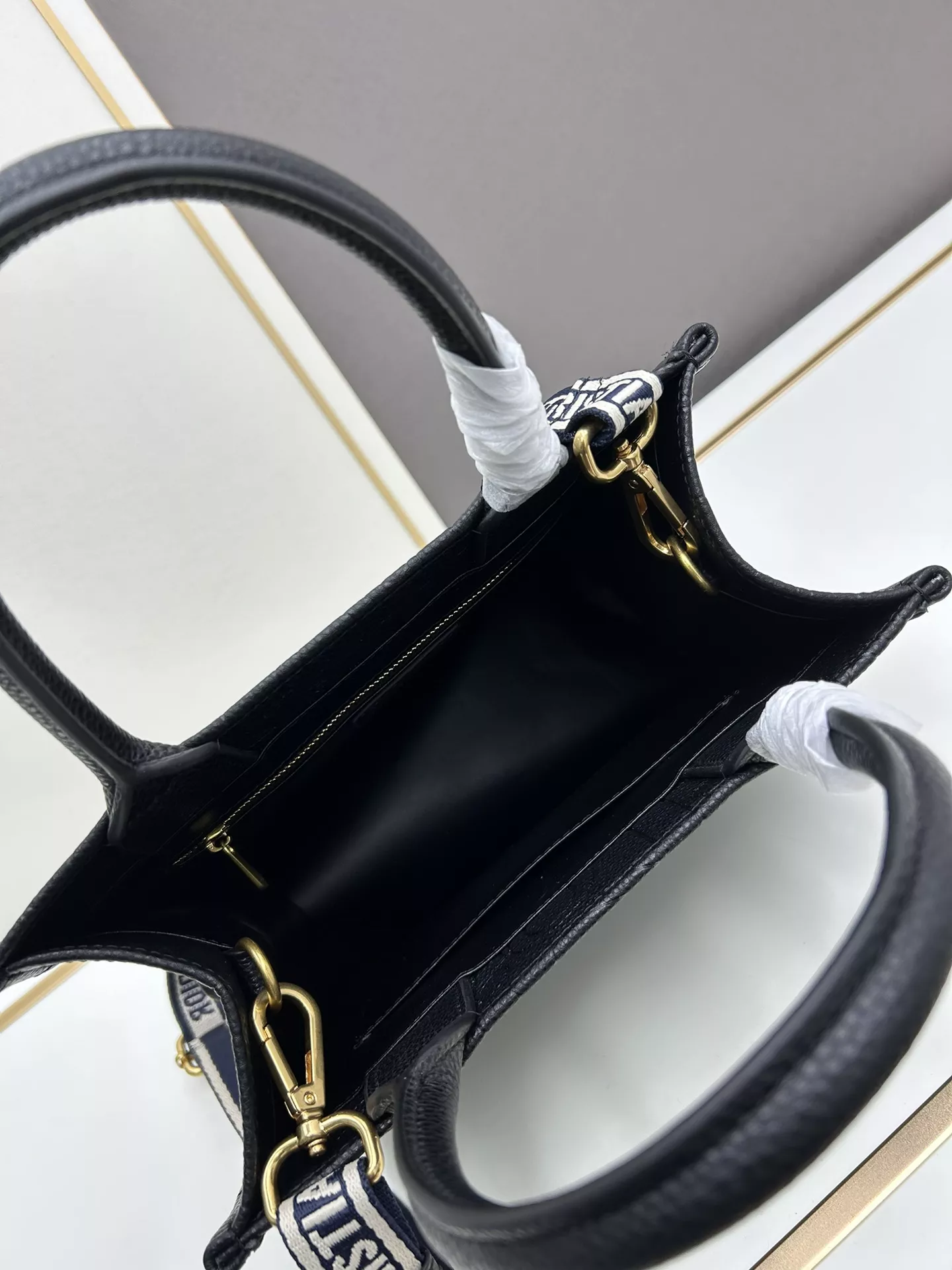 TopPick 7002 Christian Dior AAA Quality Handbags For Women - Image 7