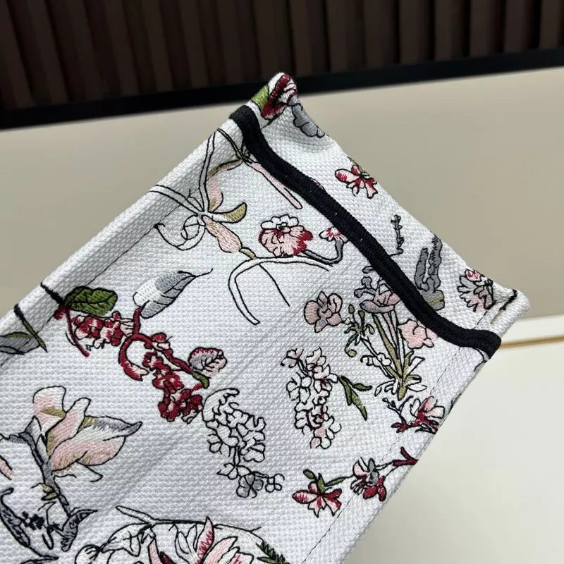 Trendsetting 9700 Christian Dior AAA Quality Tote-Handbags For Women - Image 5