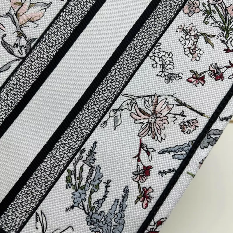 Trendsetting 9700 Christian Dior AAA Quality Tote-Handbags For Women - Image 6