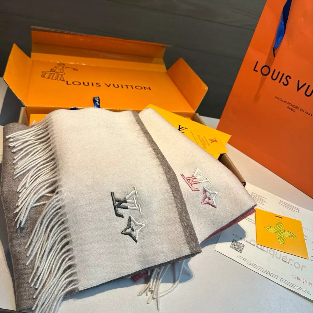 Trendy 4964 Louis Vuitton Scarf For Women