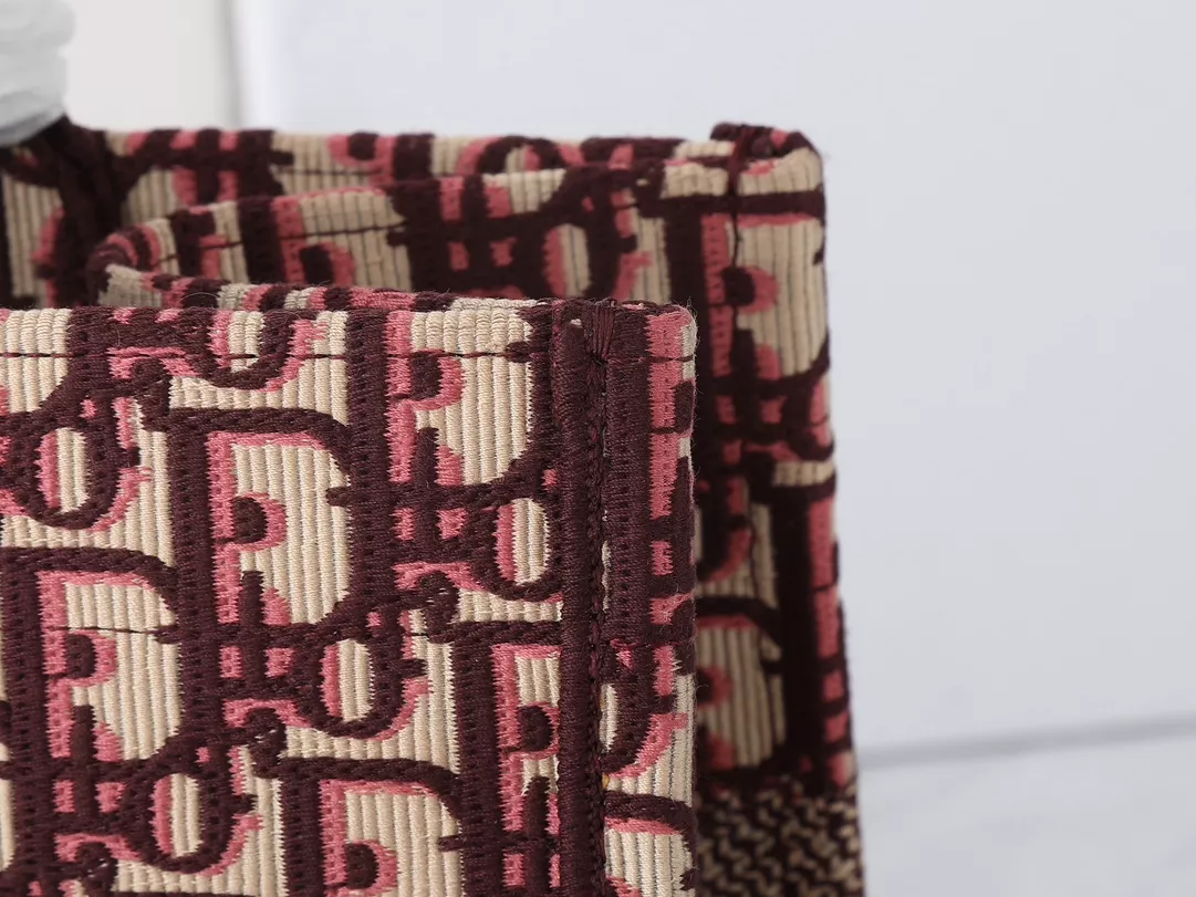 Unique 8923 Christian Dior AAA Quality Tote-Handbags For Women - Image 6