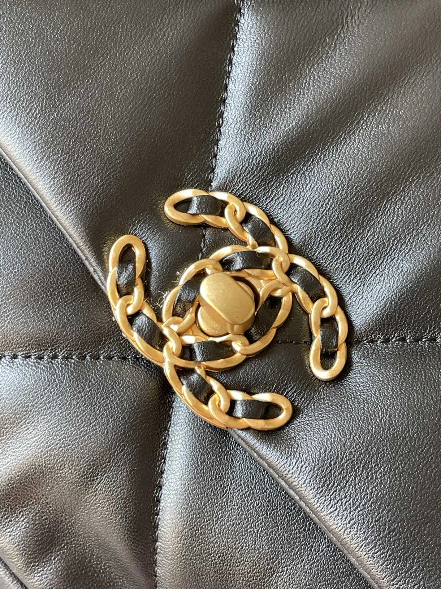 UrbanStyle 1316 Chanel AAA Quality Messenger Bags For Women - Image 5