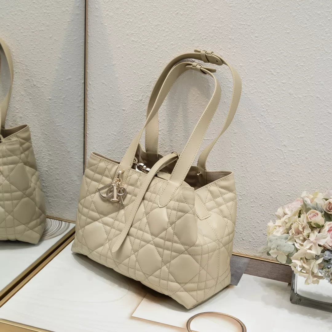 UrbanStyle 919 Christian Dior AAA Quality Handbags For Women - Image 5