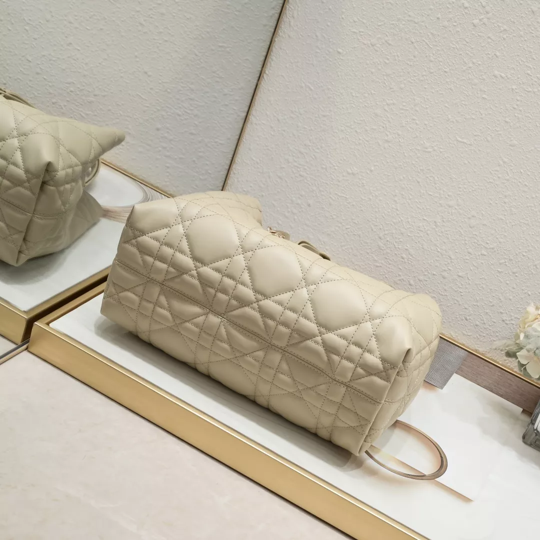 UrbanStyle 919 Christian Dior AAA Quality Handbags For Women - Image 7