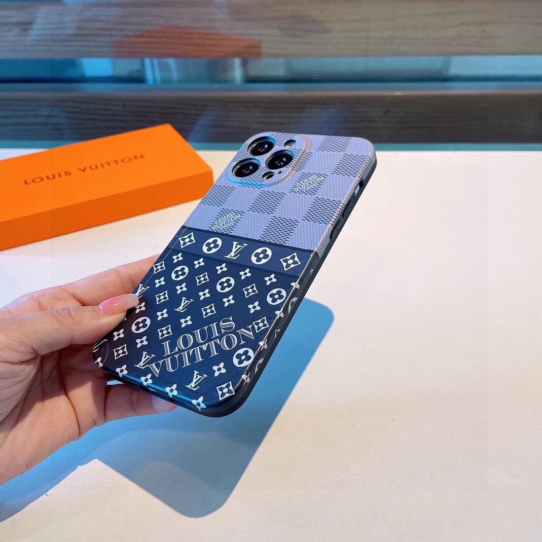 Versatile 1722 Louis Vuitton LV iPhone Case - Image 3