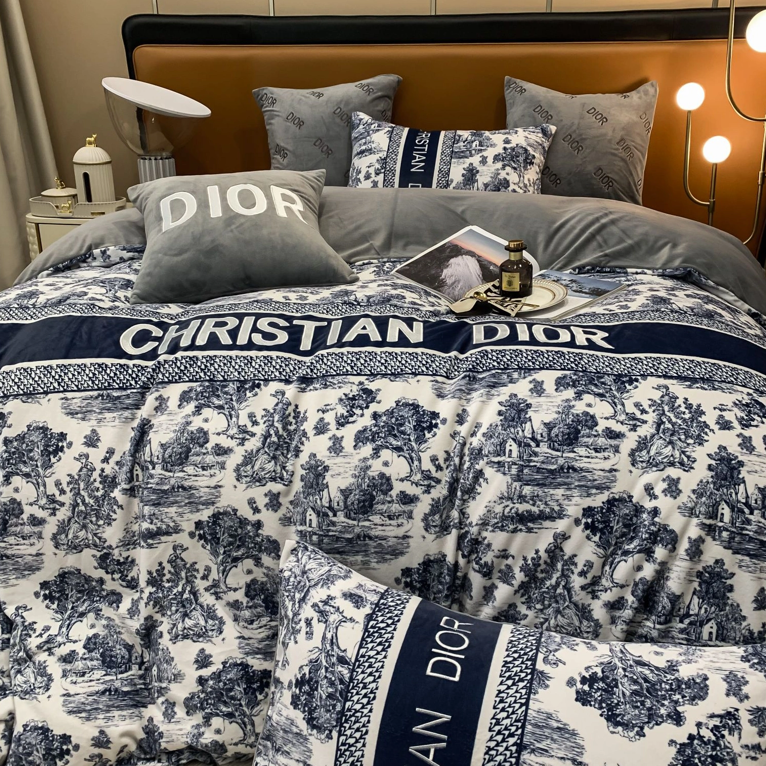 Versatile 3439 Christian Dior Bedding