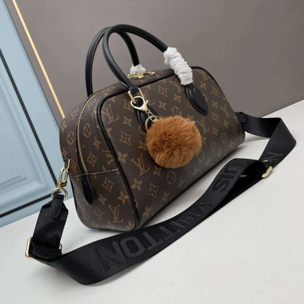 Vibrant 7270 Louis Vuitton AAA Quality Handbags For Women