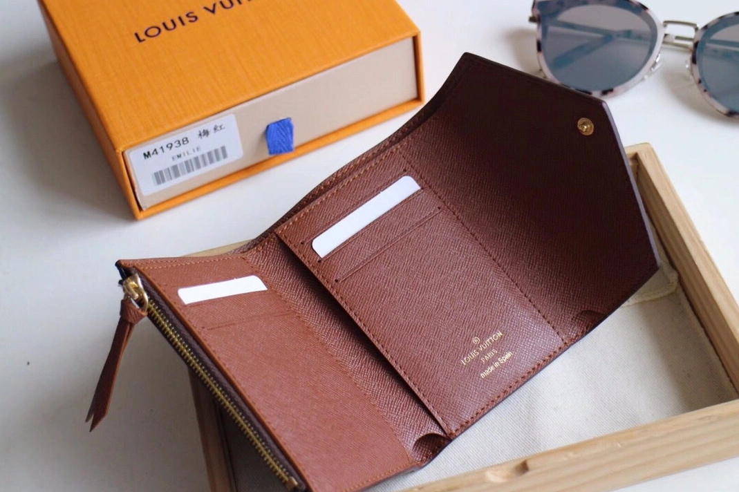 Vibrant 877 Louis Vuitton LV Card Case - Image 4