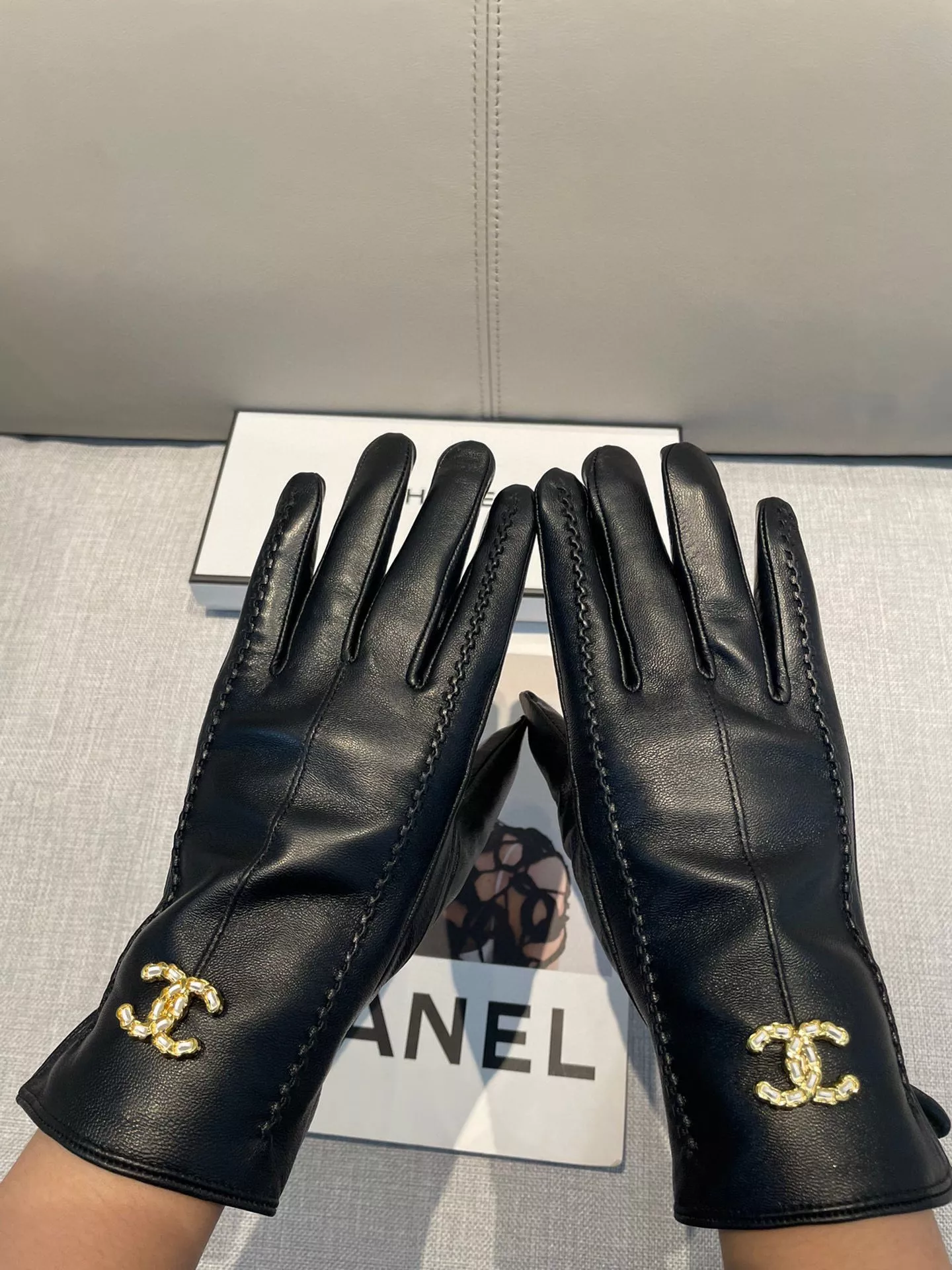 WellDesigned 1858 Chanel Gloves For Women - Image 6