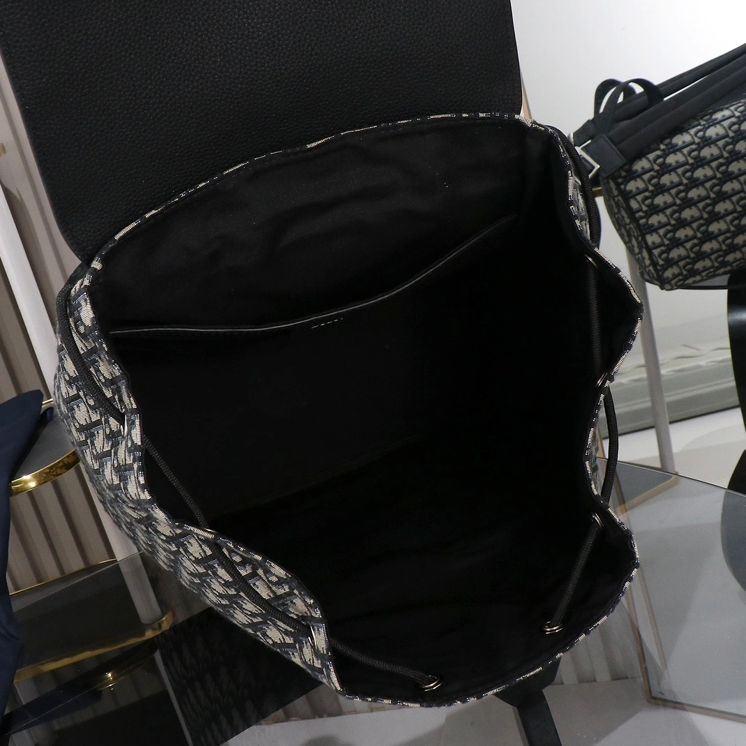 WellDesigned 3302 Christian Dior AAA Man Backpacks - Image 8