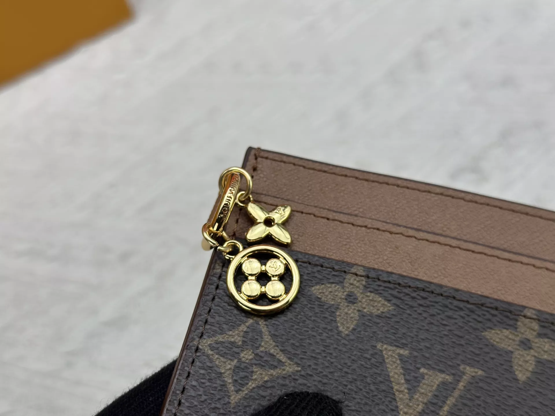 WellDesigned 6793 Louis Vuitton LV Card Case For Women - Image 5