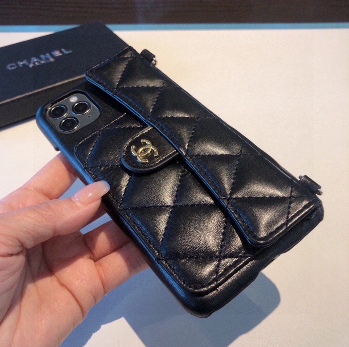 WellDesigned 6856 Chanel iPhone Case - Image 3