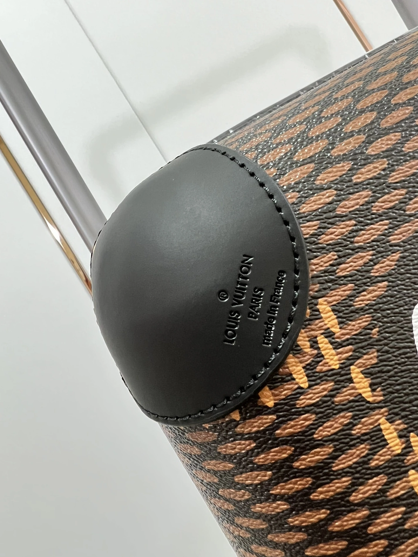 WellDesigned 7097 Louis Vuitton Luggage