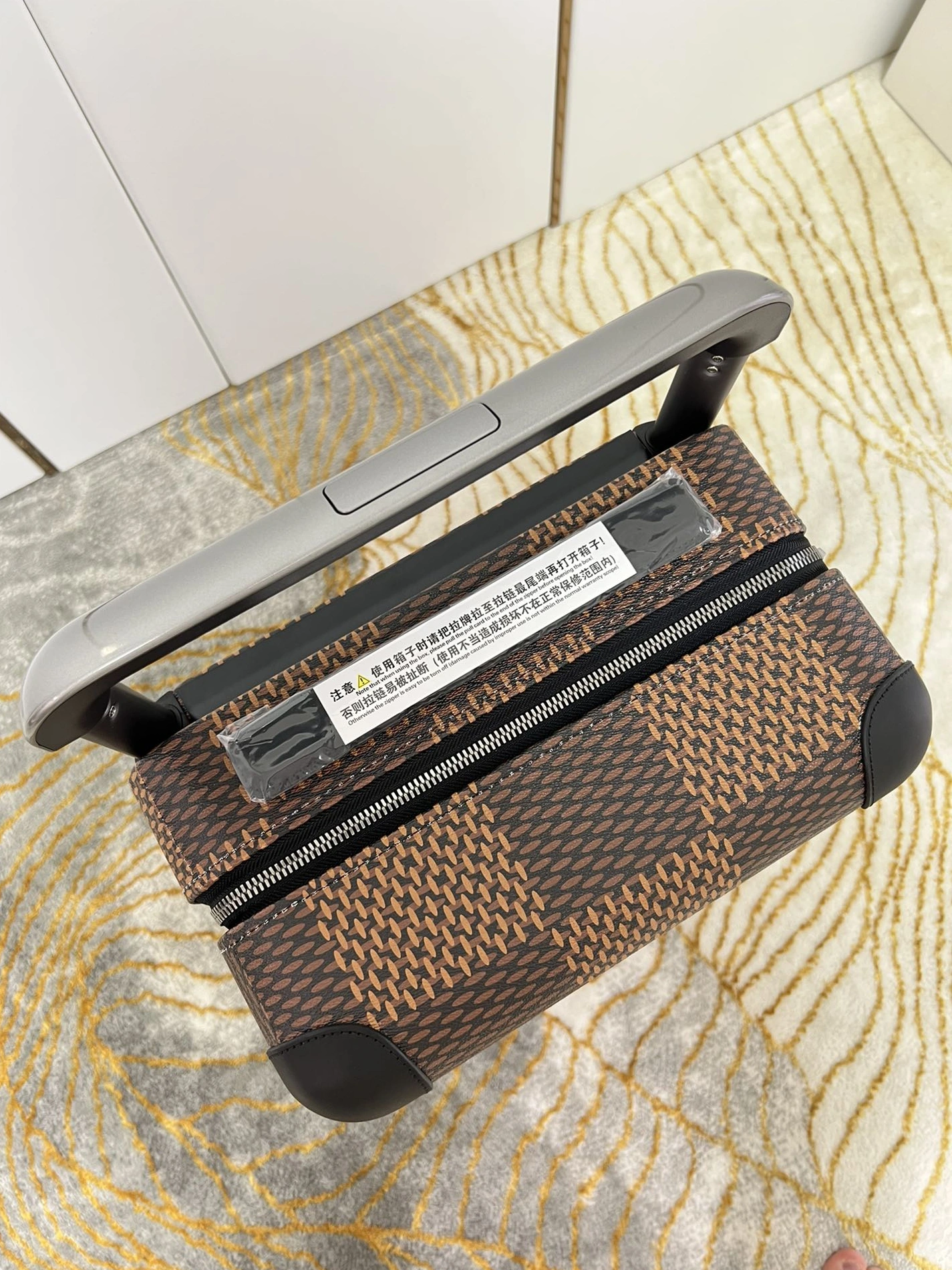WellDesigned 7097 Louis Vuitton Luggage - Image 6