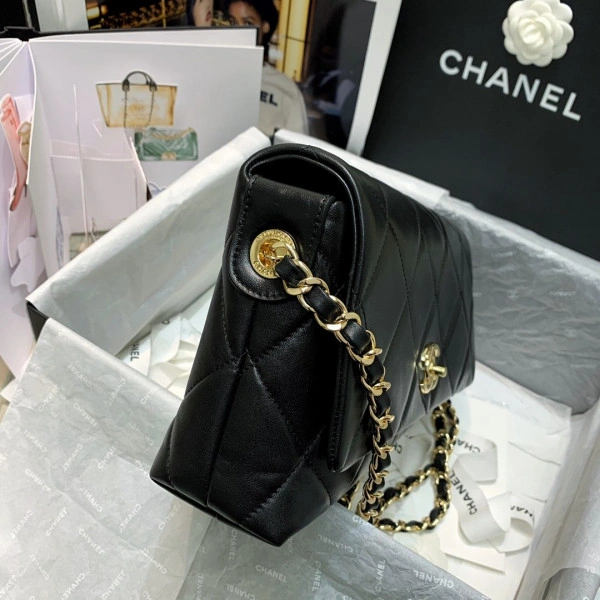 WellDesigned CHANEL FLAP BAG 668 - Image 8
