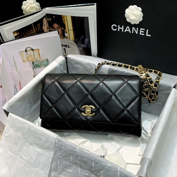 WellDesigned CHANEL FLAP BAG 668 - Image 9
