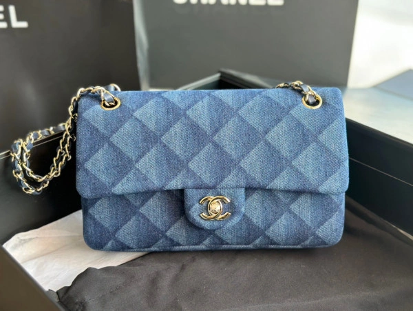 DailyWear CHANEL FLAP BAG 423 - Image 3