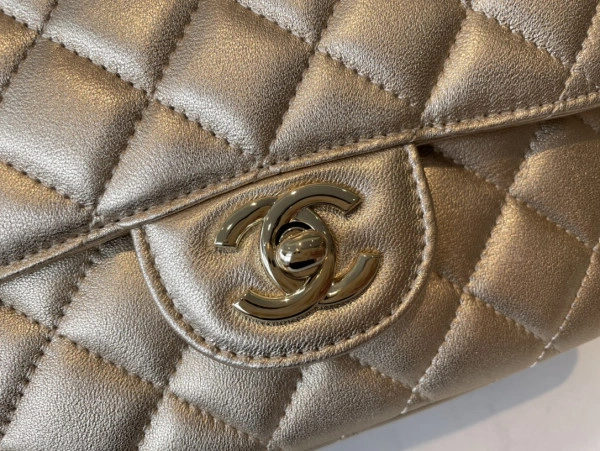 CHANEL FLAP BAG StreetReady 568 - Image 4