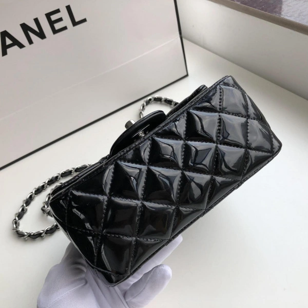 CHANEL FLAP BAG 17CM WellDesigned 780 - Image 4