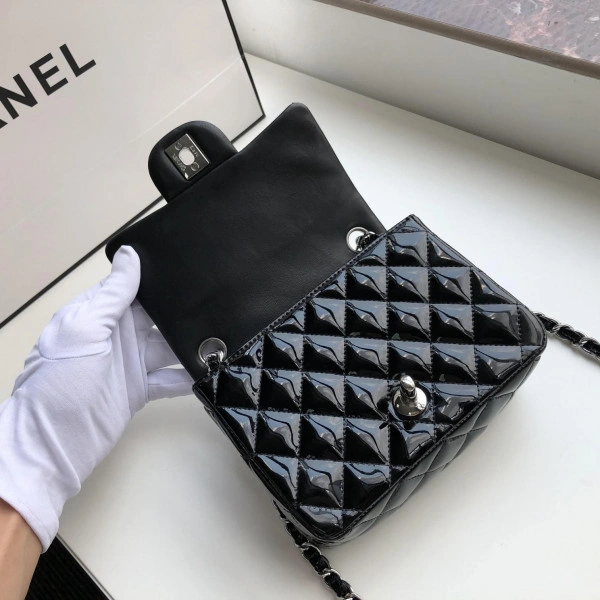 CHANEL FLAP BAG 17CM WellDesigned 780 - Image 9