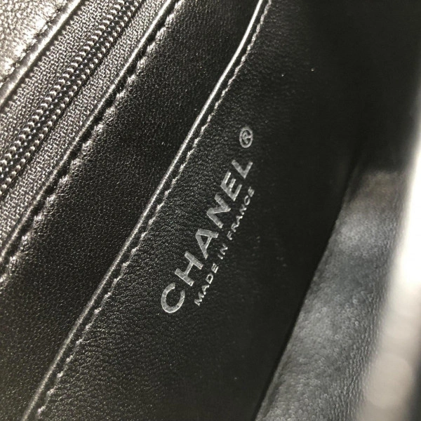 CHANEL FLAP BAG 17CM WellDesigned 780 - Image 10