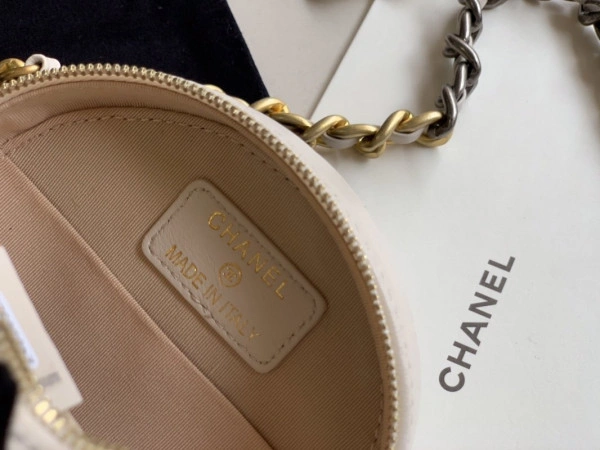 CHANEL 19 CHANELUTCH WITH CHAIN SmartChoice 104 - Image 9