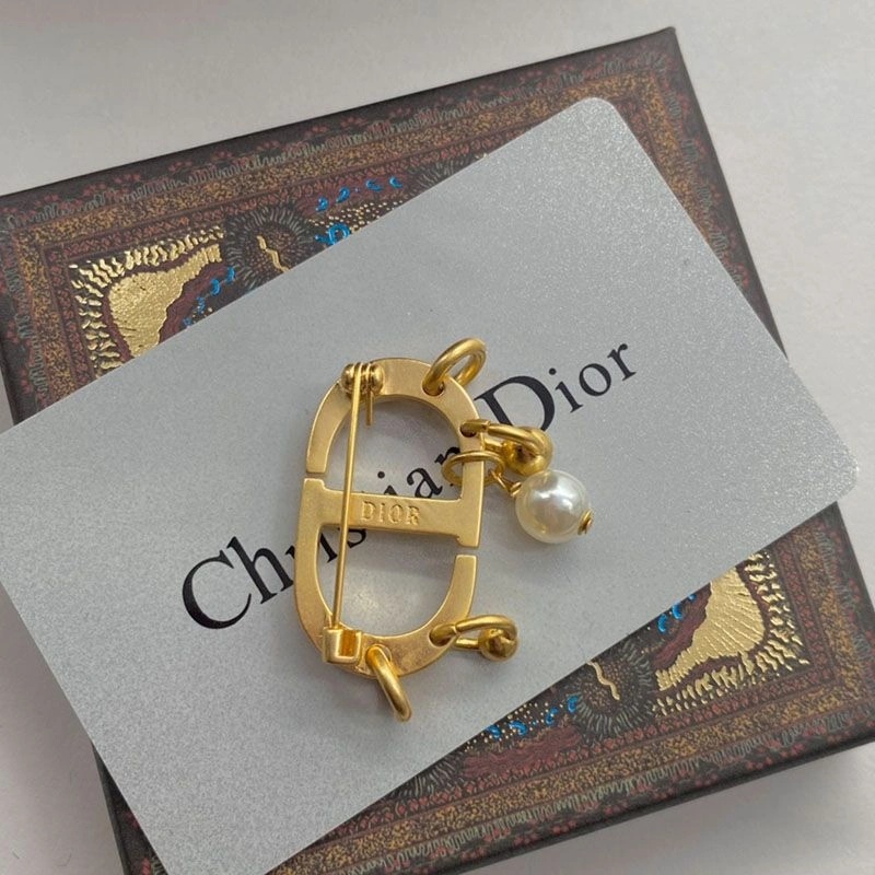 Dior 30 Montaigne Brooch Metal And White Resin Pearls Gold - Image 4