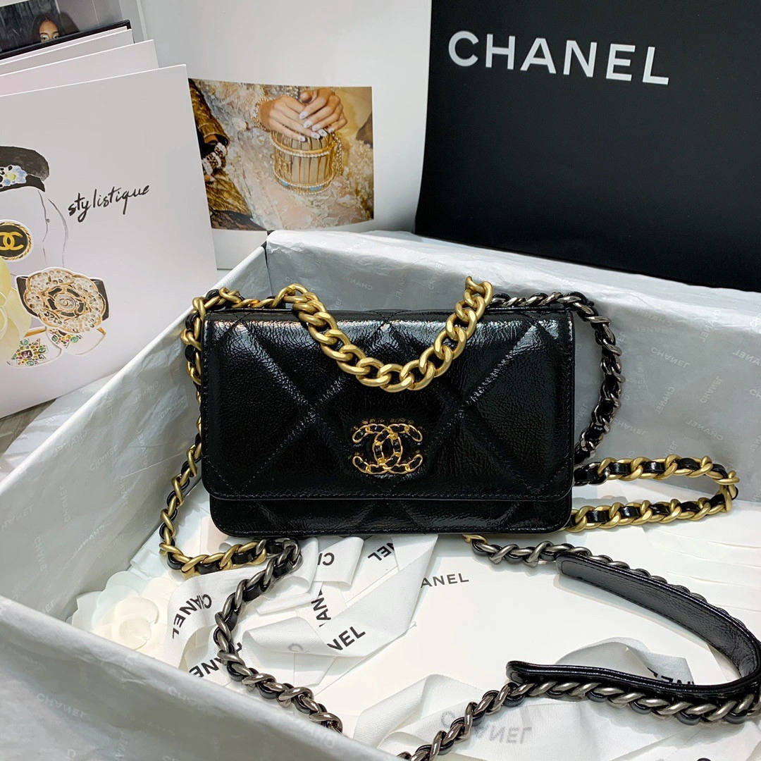 CHANEL19 WALLET ON CHAIN ModernLook 62 - Image 4