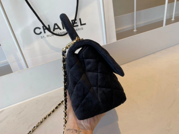 WellDesigned CHANEL MINI FLAP BAG WITH TOP HANDLE 1039 - Image 5