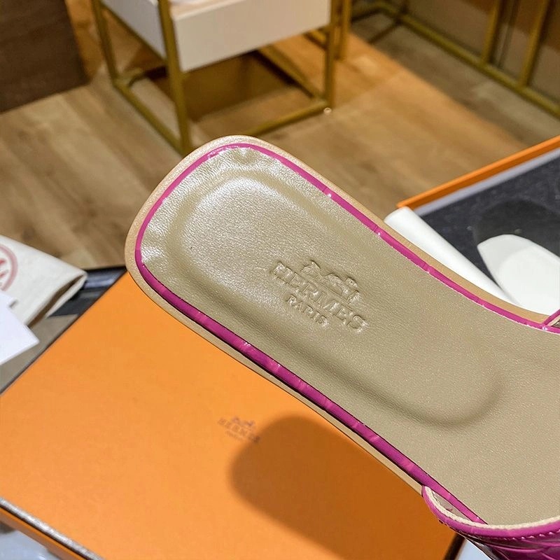Hermes Oran Slides Women Alligator Leather In Rose - Image 4