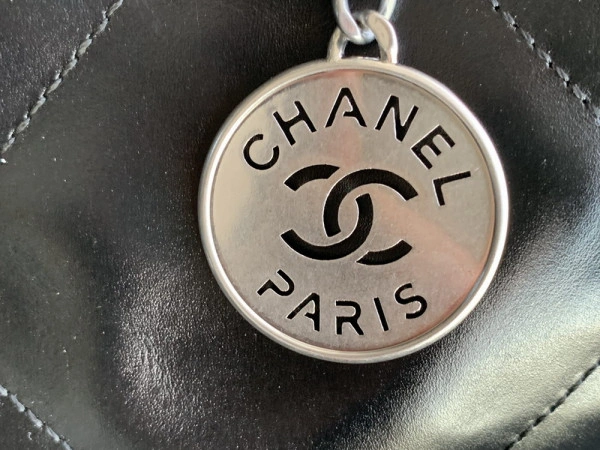Comfortable CHANEL LARGE 22 HANDBAG 1592 - Image 4