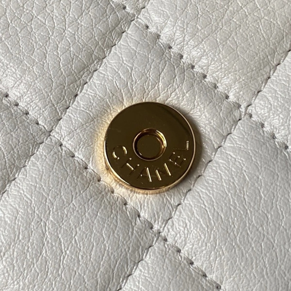 SportInspired CHANEL CHANELUTCH WITH CHAIN 961 - Image 9