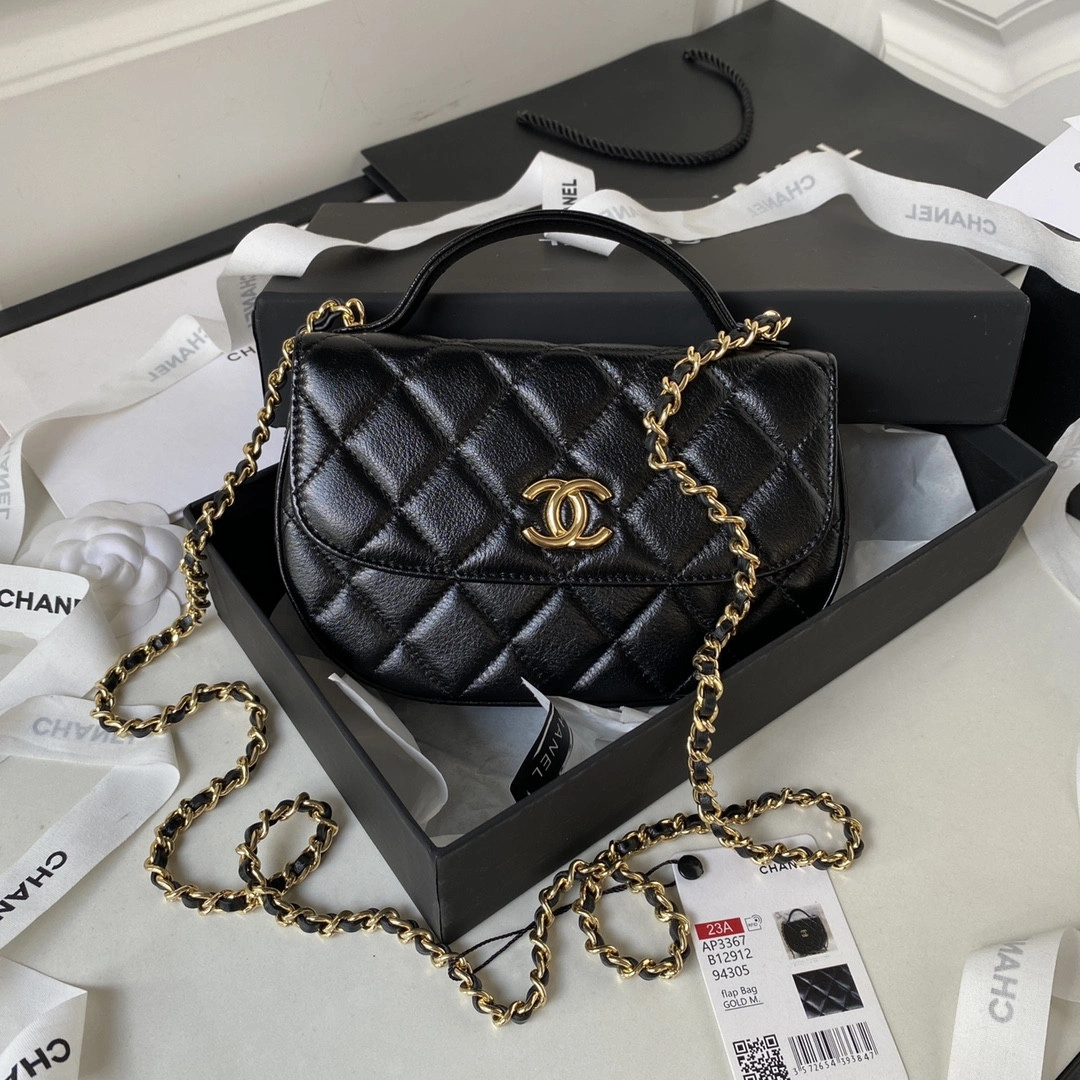 CHANEL CHANELUTCH WITH CHAIN Fashionable 973