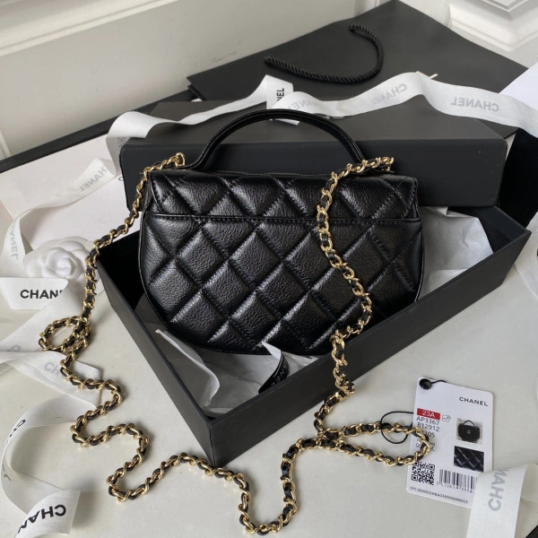 CHANEL CHANELUTCH WITH CHAIN Fashionable 973 - Image 3