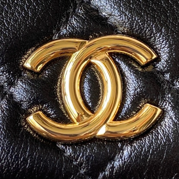 CHANEL CHANELUTCH WITH CHAIN Fashionable 973 - Image 4