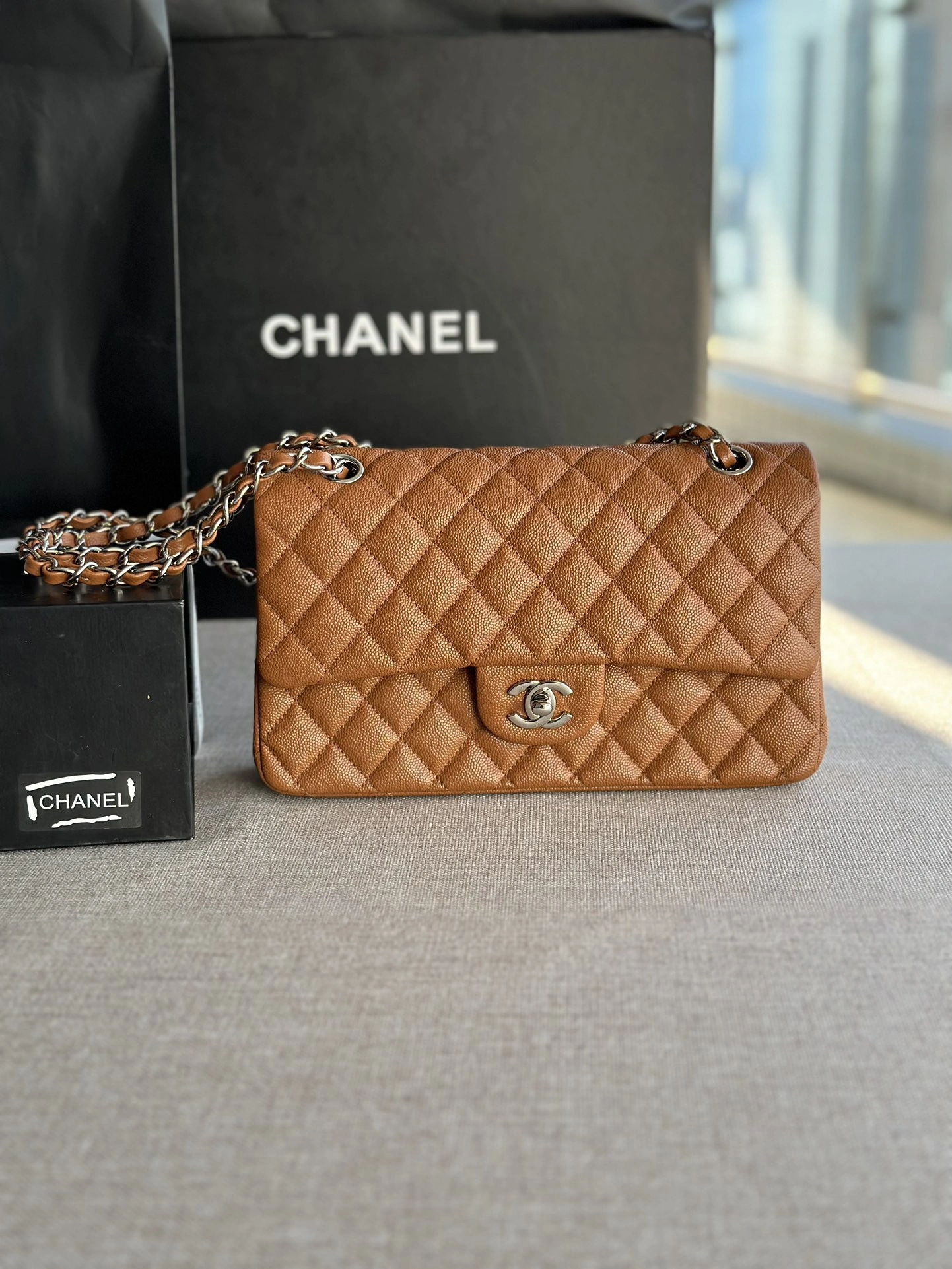 Fashionable CHANEL FLAP BAG 389 - Image 4