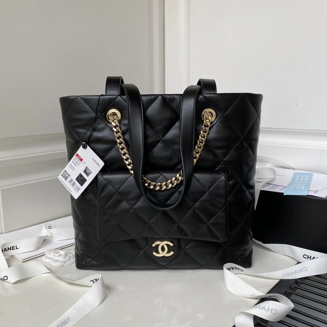 SportInspired CHANEL Shopping Bag Shiny Lambskin 1139 - Image 3