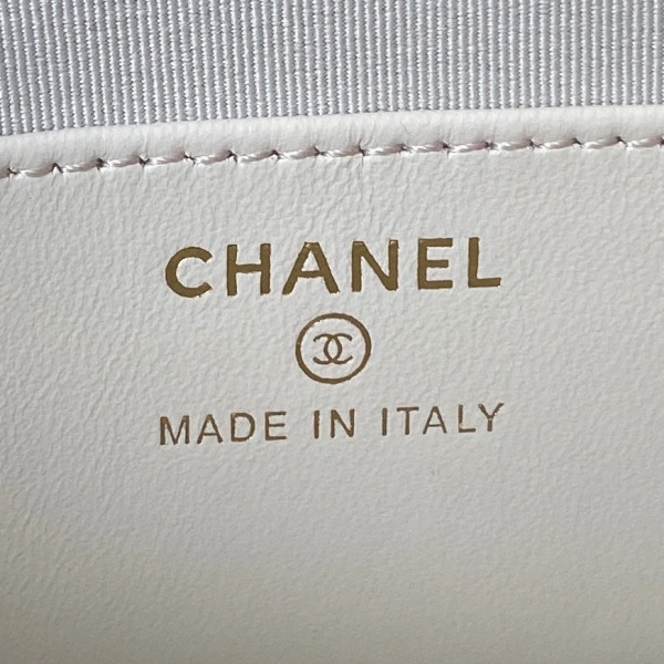 Fashionable CHANEL HANDLE BAG 949 - Image 10