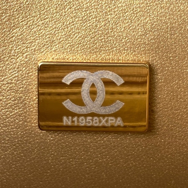 ModernLook CHANEL FLAP BAG 17CM 288 - Image 9